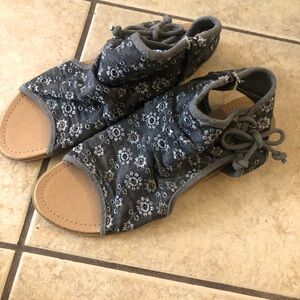 Women’s Luxe & Mix women’s Sandals Sz. 8.5